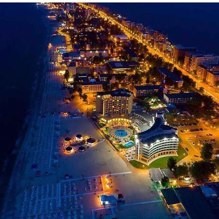 Lake Apartments Solid Мамая Екстериор снимка