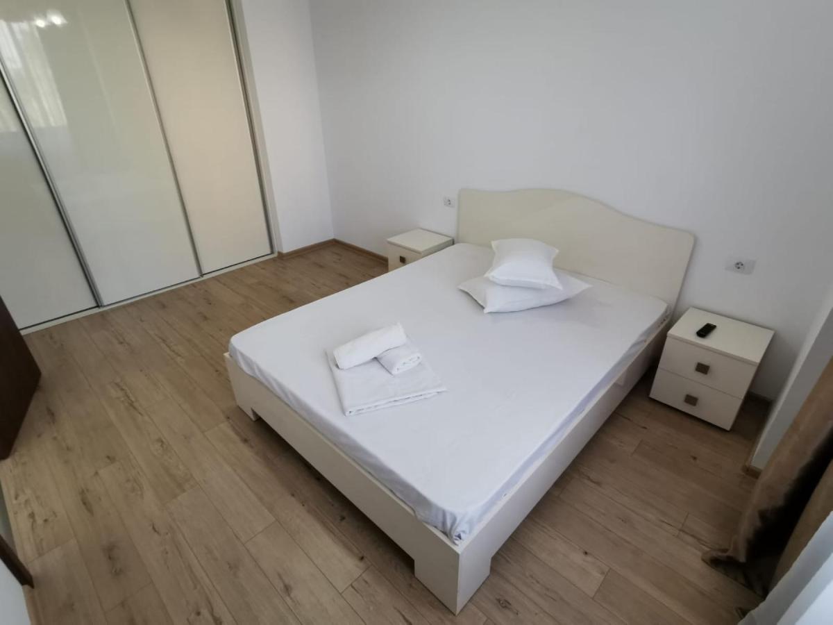 Lake Apartments Solid Мамая Екстериор снимка