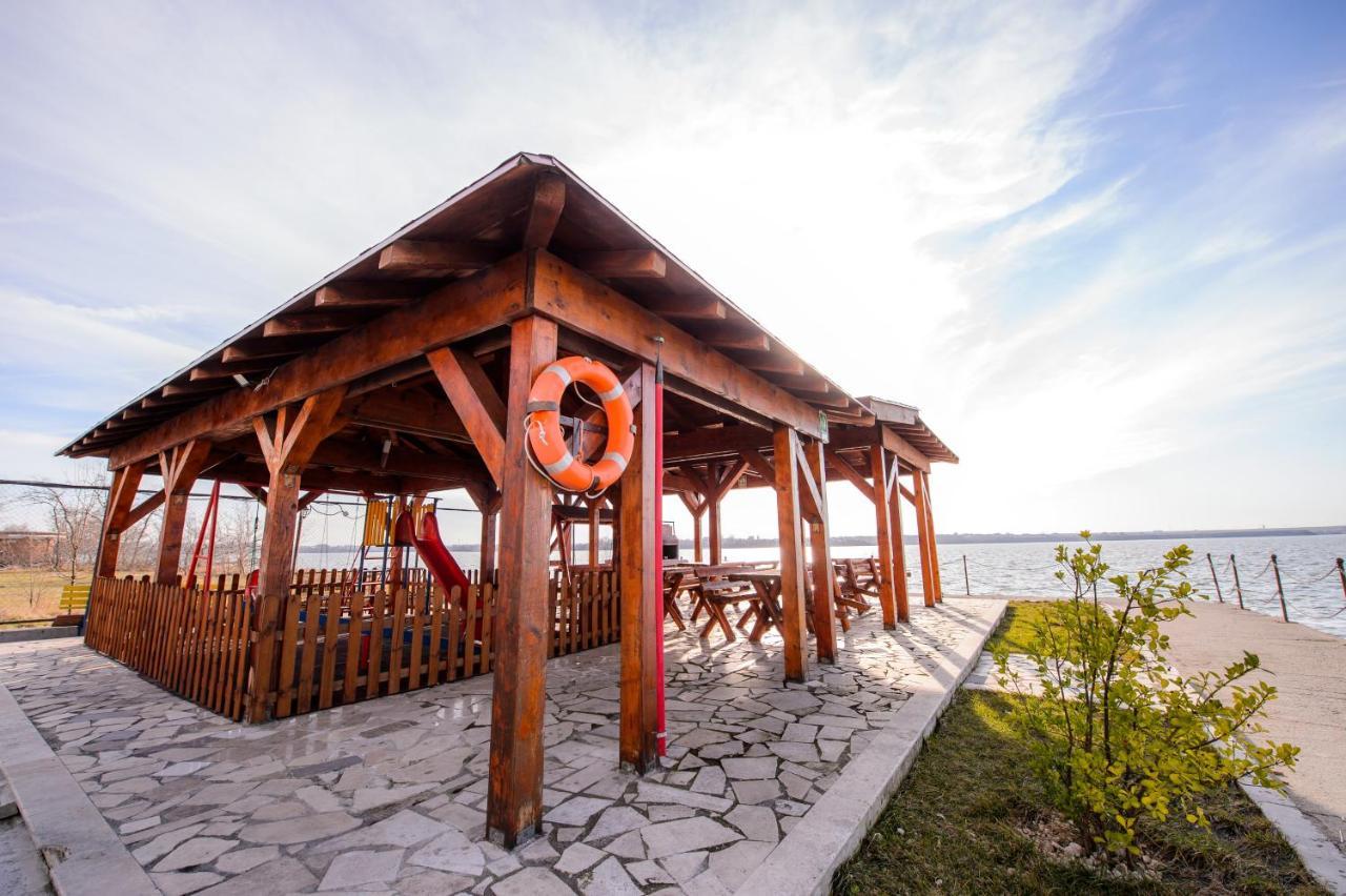 Lake Apartments Solid Мамая Екстериор снимка